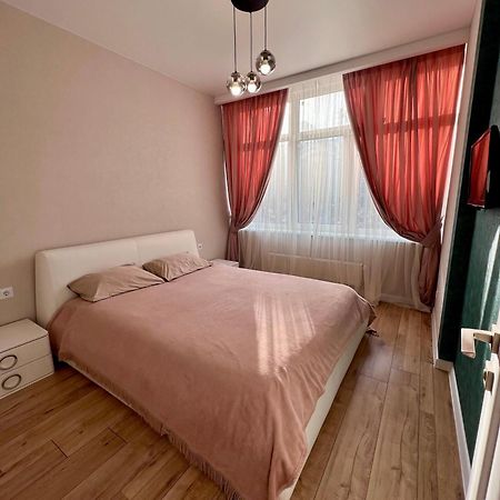 Luxury Pearl Odessa Apartment Bagian luar foto