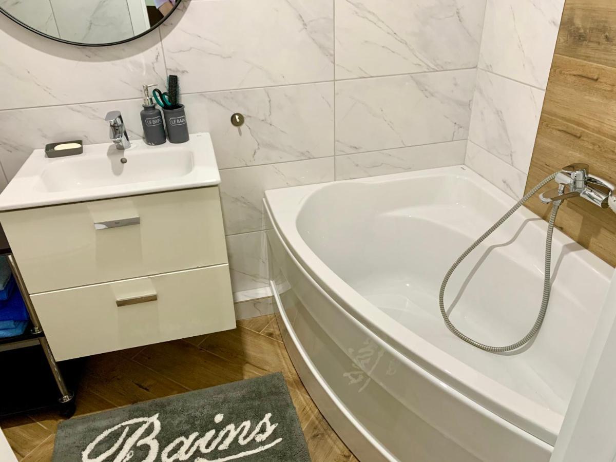 Luxury Pearl Odessa Apartment Bagian luar foto